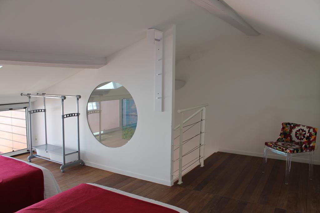 Апартаменты Le Loft De La Robine 110M2 Нарбонна Номер фото